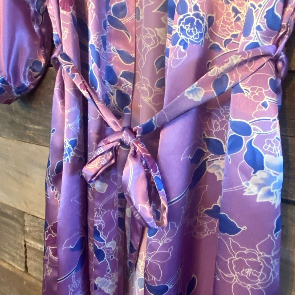 Enchanting Floral Robe Size M - Picture 4 of 5